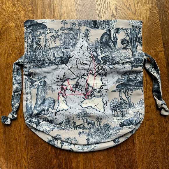 ⚡️Limited Edition Dior Set - Drawstring Bag & Refillable Miss Dior Travel - Picture 6 of 9